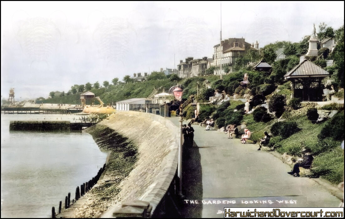 Harwich Pack of 8 - Highest Quality Postcard Dovercourt bay